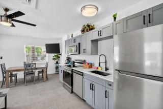 Park Shores Suites Unit 9 - 2