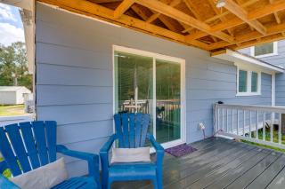 10 Mi to Lake Conroe Couples Retreat with Porch! - 9