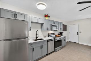 Park Shore Suites Unit 7 - 5