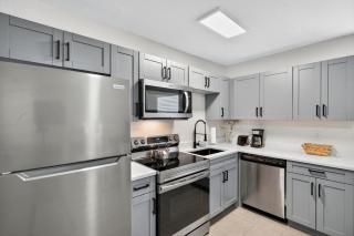 Park Shore Suites Unit 4 - 5