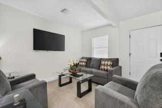 Park Shore Suites Unit 4 - 8