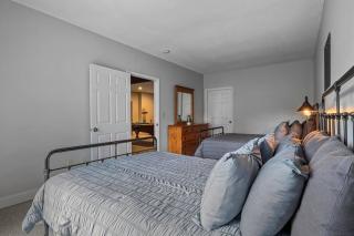 The Sherwood - Modern Log Cabin, Fireplace, Pool Table, and Mountain Views! - Lake Lure - 4