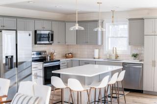 The Golden Jewel - Game Room, Fire Pit and Deck! - 5