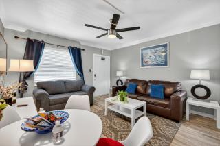 Sunset Beach Suites Unit 6 - 7