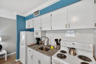 Sunset Beach Suites Unit 6 - 6