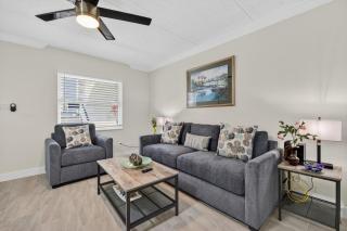 Sunset Beach Suites Unit 5 - 9