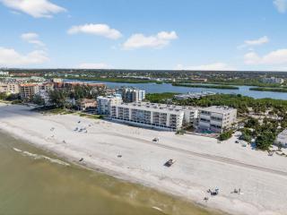 Holiday Villas II Unit 413 - 4