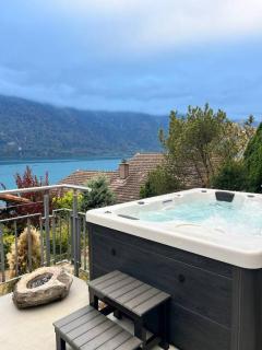 Luxury Lakeview Chalet with AC & SPA near Interlaken - 9