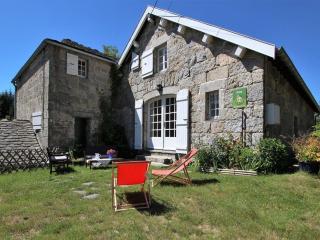 Gîte Nature au Chambon-sur-Lignon: Terrasse, Wifi, Proche Activités et Commerces - FR-1-582-137 - 0