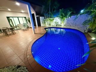 Newly Renovated - 2 Bedroom - Private Pool Villa, Pattaya City Centre - 4