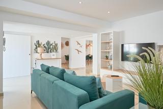 Charming Patio Villa With Private Pool - 6BR - In The Heart of Playa den Bossa - Walk To Ushuaïa, Hi & The Beach! - 7