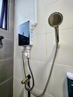 Matang Centre, SeaWorld Theme, Walk Up 1st Flr APT - 2