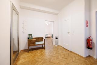 Operastreet Residences - Big Business Apartment - 8