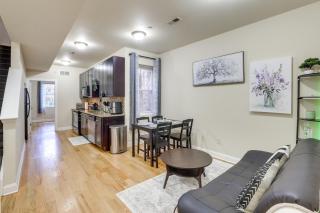 Walkable Philly Rowhouse Near Public Transit! - 6