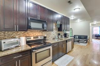 Walkable Philly Rowhouse Near Public Transit! - 5