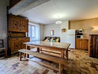 Gîte familial près de La Chaise-Dieu avec jardin, terrasse, jeux pour enfants et équipements bébé - FR-1-582-287 - 3