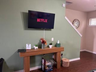 Minutes to UTA, AT&T Stadium, Globe Life Field - 6