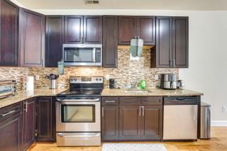 Walk to Temple Campus! Updated Philly Rowhouse - 4