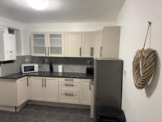 Stylish 2BR in Renfrew - 8