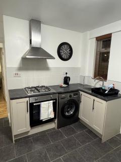Stylish 2BR in Renfrew - 6