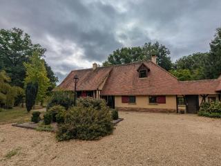 Maison isolée avec parc, étang privé et à 20 min du Zoo de Beauval - FR-1-591-309 - 0
