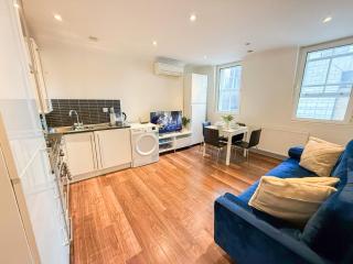 Disc Monthly Rate - 2BDR flat wlith AC in Embankment near Charing Cross, Trafalgar Square, London Eye, Big Ben - 0