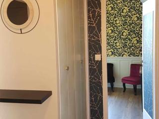 Chambre Royale au Château de la Rose avec Parking Privé - FR-1-591-766 - 1
