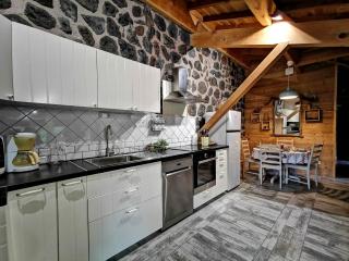 Gîte confortable près de la Cascade de la Beaume avec terrasses et parking privatif - FR-1-582-30 - 4