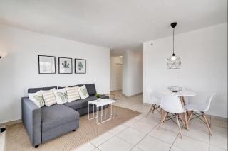 1006 - Cozy Miami Escape City Skyline Views Balcony - 2