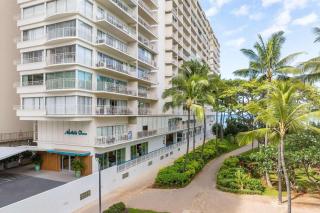 Waikiki Shore 610 - 2