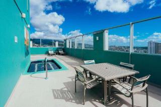 Pacific Monarch 1806 - 8