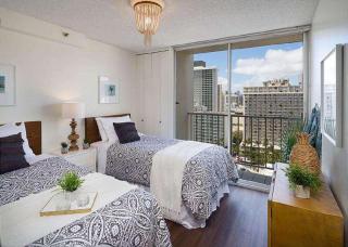 Pacific Monarch 1806 - 2