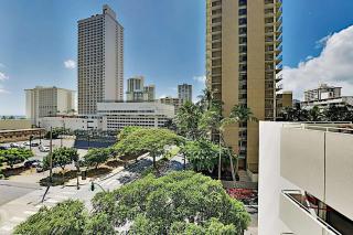 Waikiki Banyan 1711 - Tower 1 - 2