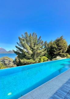 Luxury House with Private Beach and Pool - 8