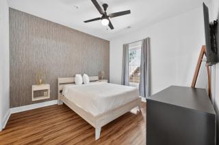 Magnolia Pointe Luster Leaf 4855-101 - 4