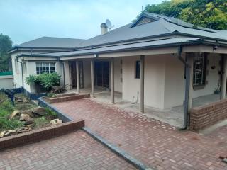 Pendora Lodge Measroch and Joubert str Piet Retief - 9