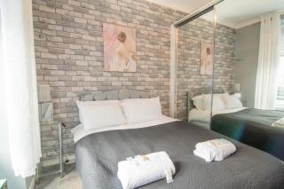 Central Renfrew 1BR Apt - 9