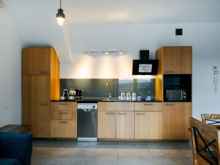 Słoneczny Chełm - Apartamenty w górach, Prywatna sauna jacuzzi balia w cenie, Spa, Grill, Stok narciarski Myślenice, Ścieżki rowerowe, Rzeka Raba, Widok na Tatry - 2