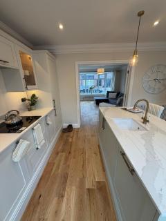 Stylish 3-Bed Home Close to Newcastle City Centre - 0