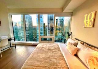 AltitudeOne - Downtown Montreal Penthouse & Condo - Pool Spa Parking - 1