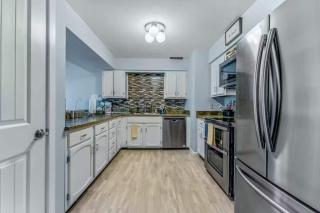 Large Upgraded, Family Friendly Condo With Garage - 5