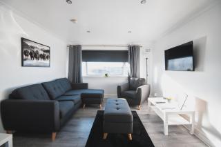 Modern 3BR Flat with Parking - 4