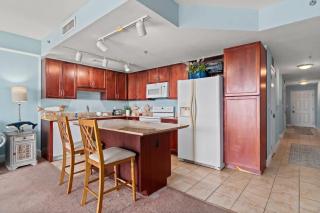 Laketown Wharf 802 - 7