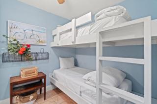 Laketown Wharf 802 - 3