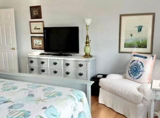 Blue Ocean Cove Beach House - 9