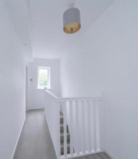 Cozy 2 Bedroom Macclesfield House - 2