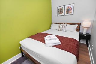 Modern 3BR Chicago Downtown Apartment Near Loyola University & Lakefront - 7