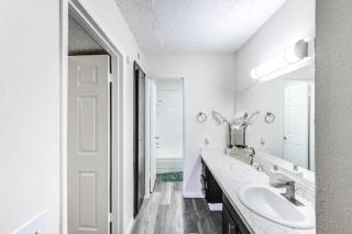 Check-in Now Luxe Apt Free Parking & Free WiFi - 7