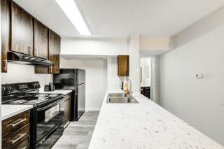 Check-in Now Luxe Apt Free Parking & Free WiFi - 5