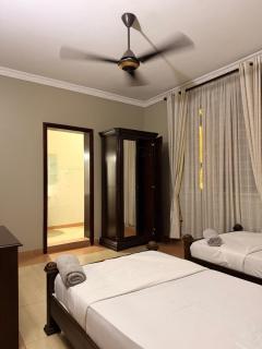 Spacious 3BR Family Home, Near Beach - Dar es Salaam - 8